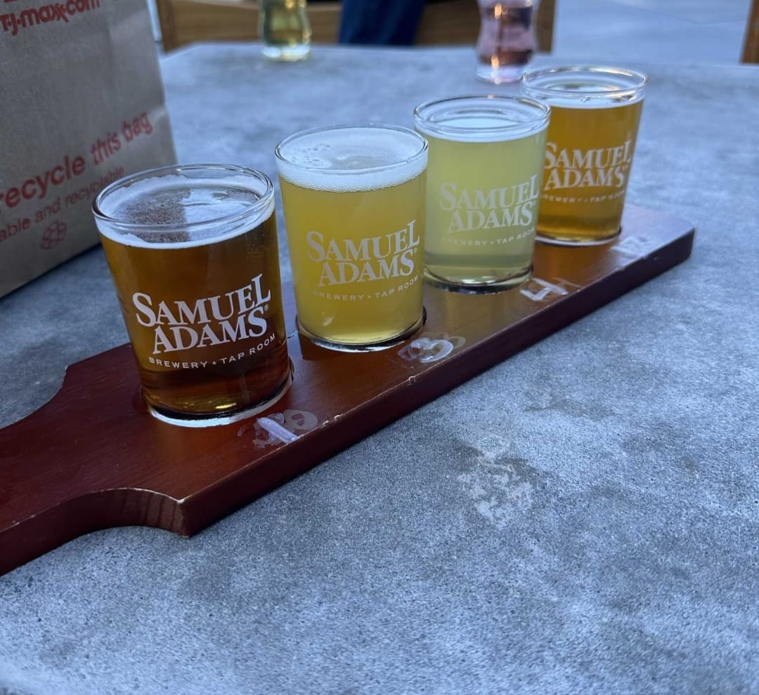 Keanu_BeerScale's tweet photo. | Boston Lager Remastered | 1.75/5 Stars🌟(3.57%)
| Octoberfest | 2.5/5 Stars🌟(5.3%)
| Pit Stop 67 | 0.5/5 Stars🌟(4.0%)
| Combine Beer | 1.5/5 Stars🌟(?%)

My American beer adventure did not get off to a great start, as these beers were well below average. https://t.co/rd7ZWhMuzi