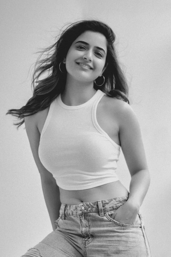 F6VHzDnaUAAJPNq?format=webp&name=900x900