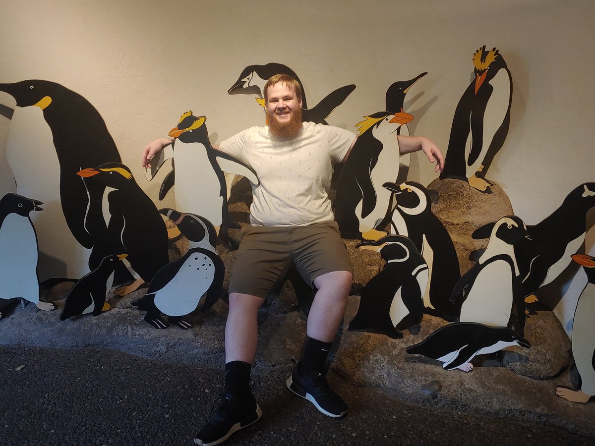 I went to the zoo and met some pretty cool dudes! 🐧