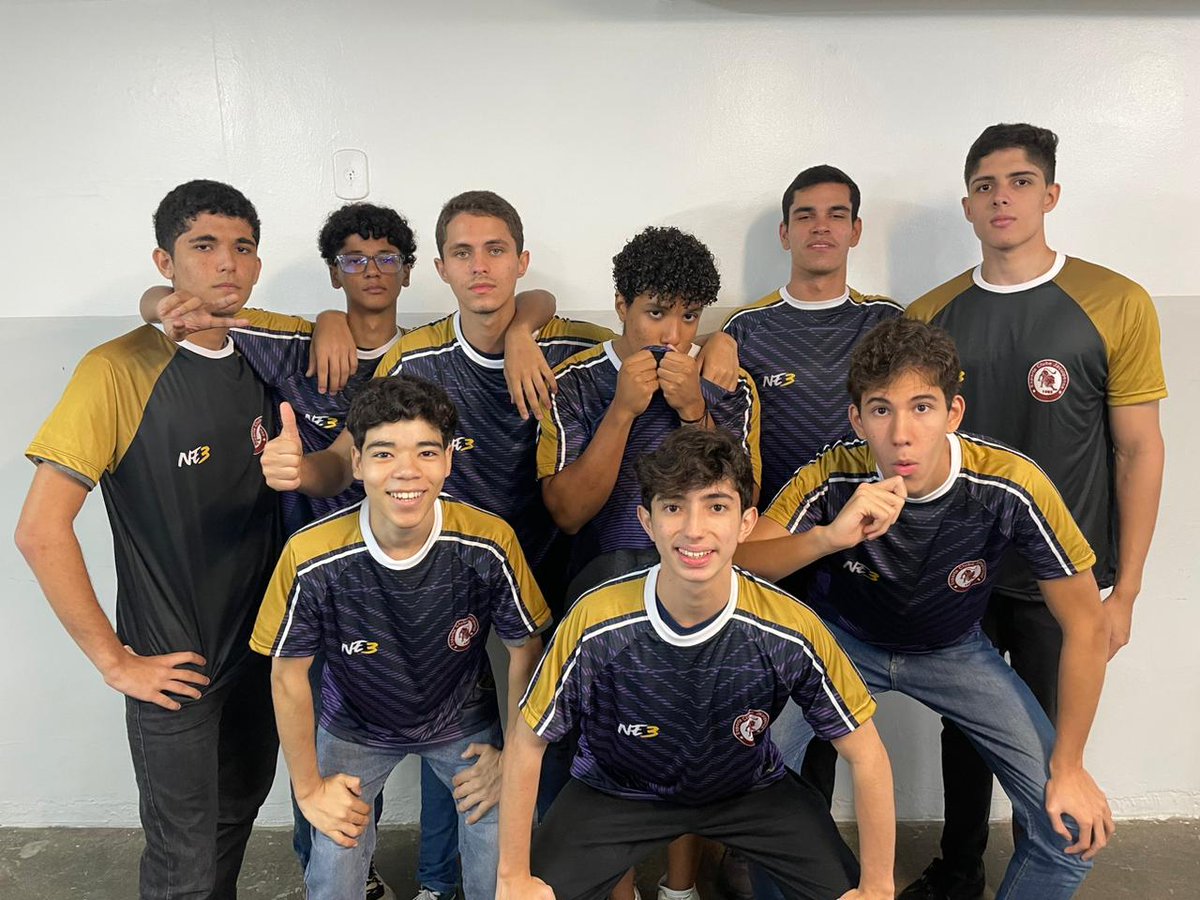 Jacuipenseinter's tweet photo. E não eh que o assunto do momento eh o novo manto da jacu?🤭    

Coisa linda papai!👕 https://t.co/HTFFyUsNLY