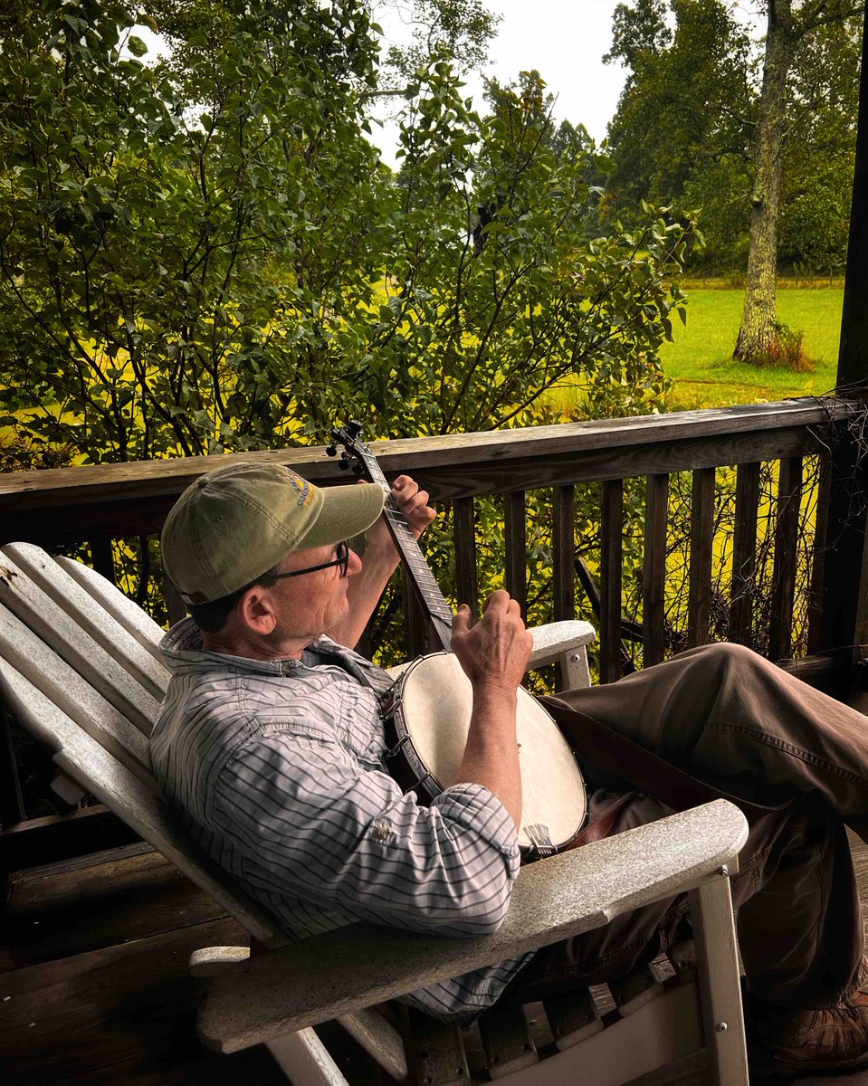 Keith Alessi, back at his cabin just outside of Floyd, Virginia.  It has been an incredible season.
Now it is time to press the reset button, dream up with new plans for the future and just take in this perfect porch moment. #banjo #cabinlife #presstheresetbutton #cabin