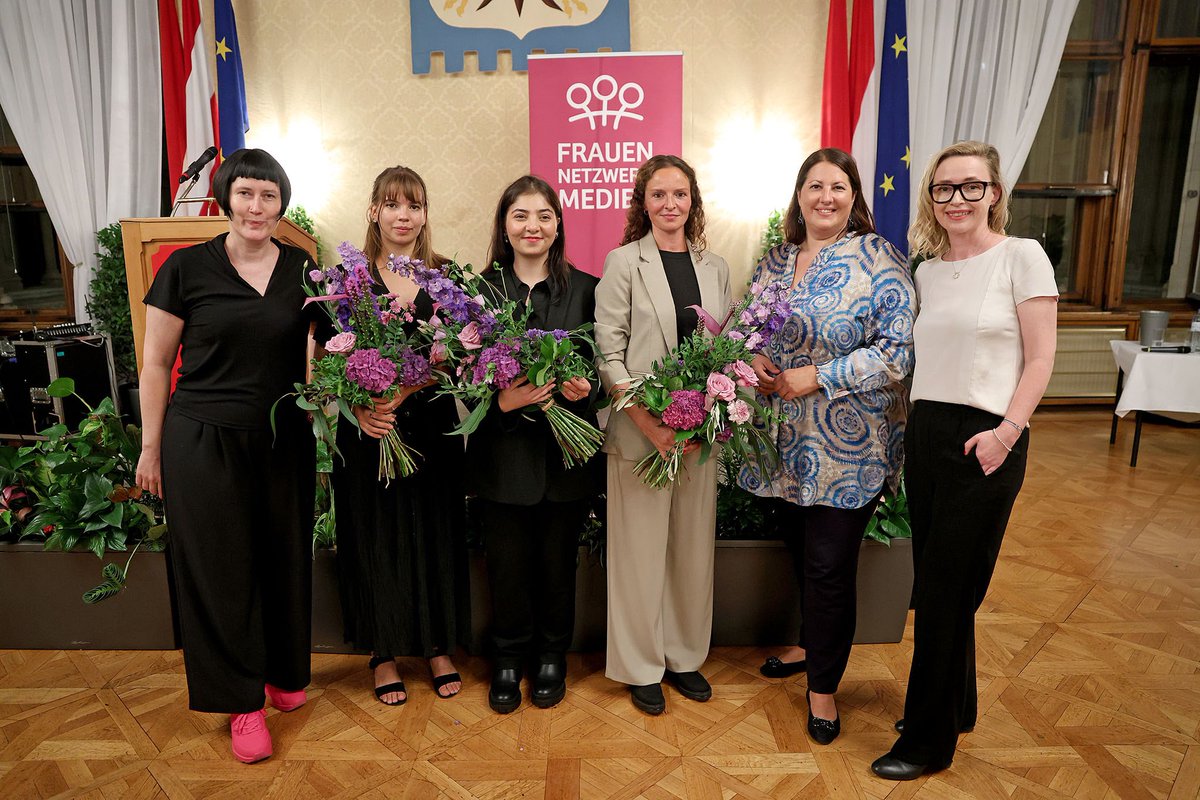 Stadt Wien (@stadt_wien) on Twitter photo ❤️-Gratulation an die Gewinnerinnen des Wiener Journalistinnenpreises. <a href="/YvonneWidler/">yvonne widler</a> gewinnt den Journalistinnenpreis für „Hartnäckigkeit, mit der sie sich sozial- und gesellschaftspolitisch brisanten Themen widmet.“ - insb. zu Femiziden u Frauen, die v Gewalt betroffen sind. /1 ❤️-Gratulation an die Gewinnerinnen des Wiener Journalistinnenpreises. <a href="/YvonneWidler/">yvonne widler</a> gewinnt den Journalistinnenpreis für „Hartnäckigkeit, mit der sie sich sozial- und gesellschaftspolitisch brisanten Themen widmet.“ - insb. zu Femiziden u Frauen, die v Gewalt betroffen sind. /1