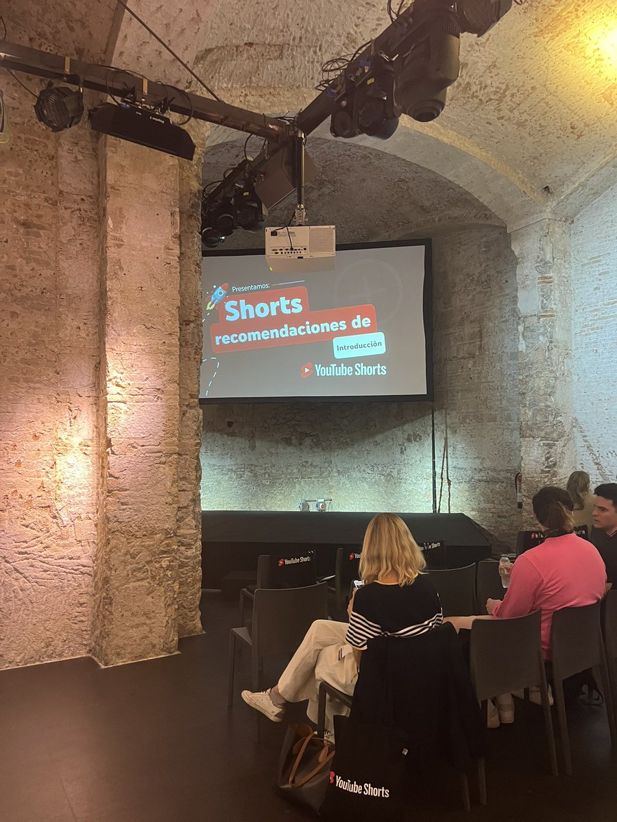 QuimGarrigolas's tweet photo. Hoy en el evento YoutubeX Summit: Barcelona
Día muy interesante donde he podido conocer en persona creadores con los que he trabajado.
Muy bien Youtube por volver a impulsar los eventos presenciales https://t.co/EBHWMwcn1I
