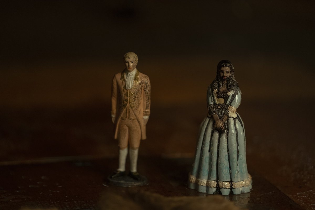 do you understand like do you understand edward teach really looked at the caketopper with the dress and decided to make it look like himself so that he could imagine he was getting married to stede probably while wearing that damn dress too what the fuck who came up with this