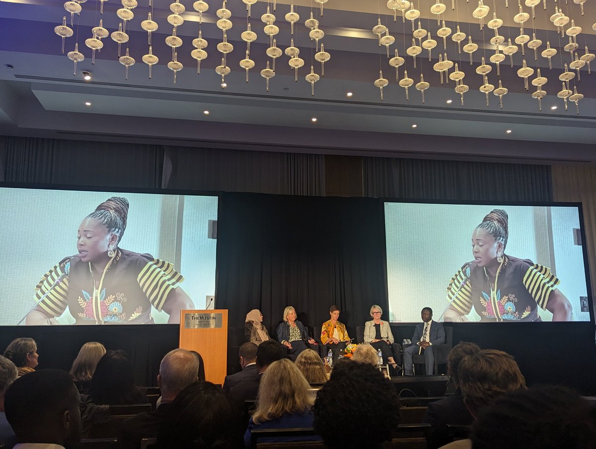 'We gathered most people to take the covid vaccine.' Vivian Oluchukwu a CHW in Nigeria on the vital role CHWs played in debunking vaccine misinformation and encouraging uptake. Great to have CHWs voices live from Abuja with @lastmilehealth and @Jhpiego.