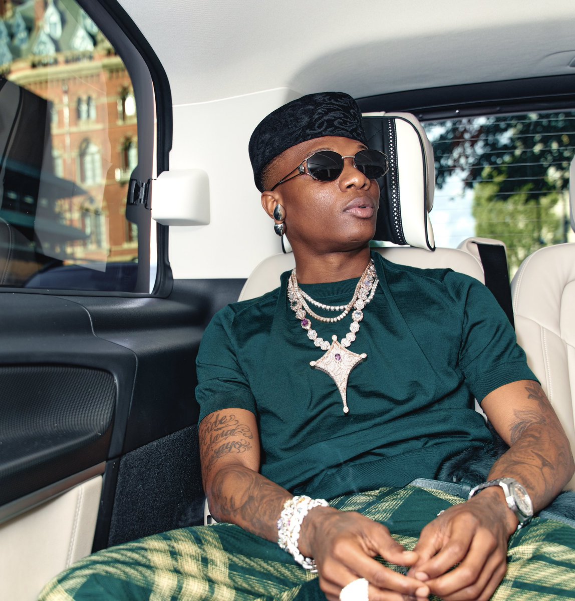 WizkidSource's tweet photo. OBA STEEZE 💚✅🖤 https://t.co/s34f0iAOmE