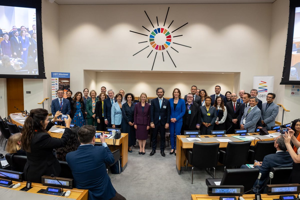 #AGNU78 #LGBTICoreGroup 🌈
A l'@ONU, j'ai annoncé la création d'un fonds de 2M€ pour soutenir les défenseurs des droits des personnes #LGBT+ à travers le monde.
