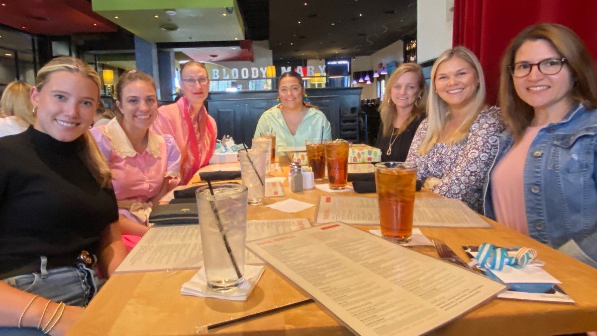 McCartyArchs's tweet photo. The #McCartyArchitects ladies enjoyed a wonderful lunch at @fairparkgrill today. We love supporting local #TupeloMS businesses! https://t.co/Ktbb1AgBXN