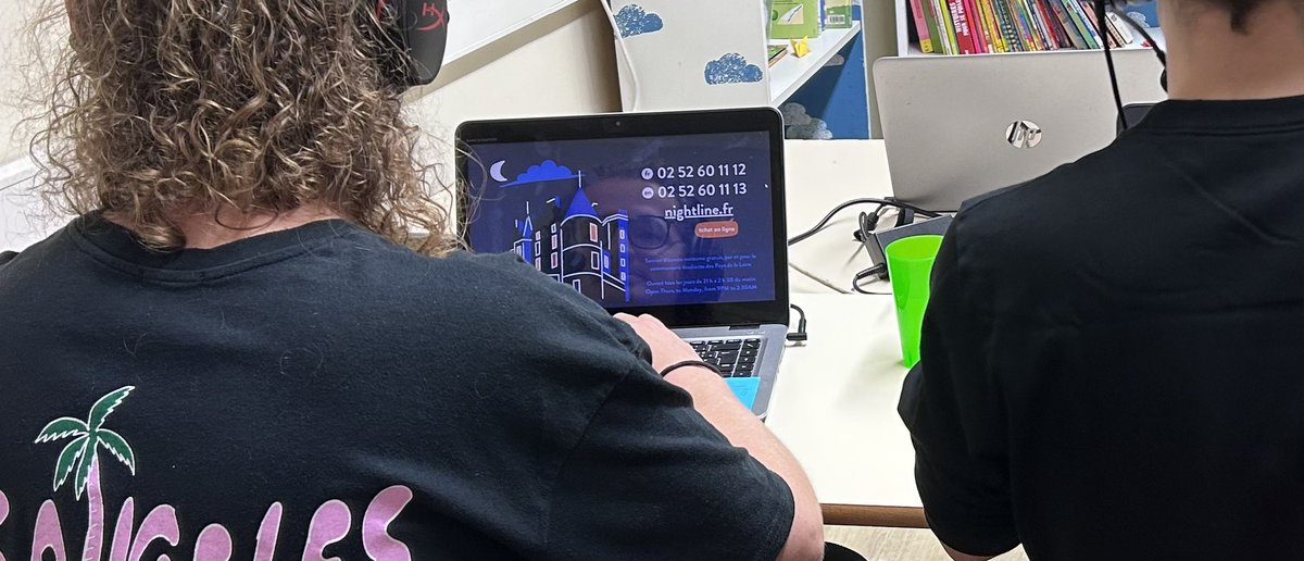 samiasoultani's tweet photo. Mobilisation ce soir avec les services #DESR de la région @paysdelaloire à la rencontre des bénévoles de @NightlineFrance à Nantes.
Une ligne d'écoute à destination des étudiants de la région par leurs pairs.
Une jeunesse engagée pour « se rendre utile » !
Ne pas hésiter, si besoin, à les appeler :
🇫🇷02 52 60 11 12
🇬🇧 02 52 60 11 13
Un annuaire gratuit a également été développé via ce lien ⤵️
https://t.co/fhl3YE3p5P
