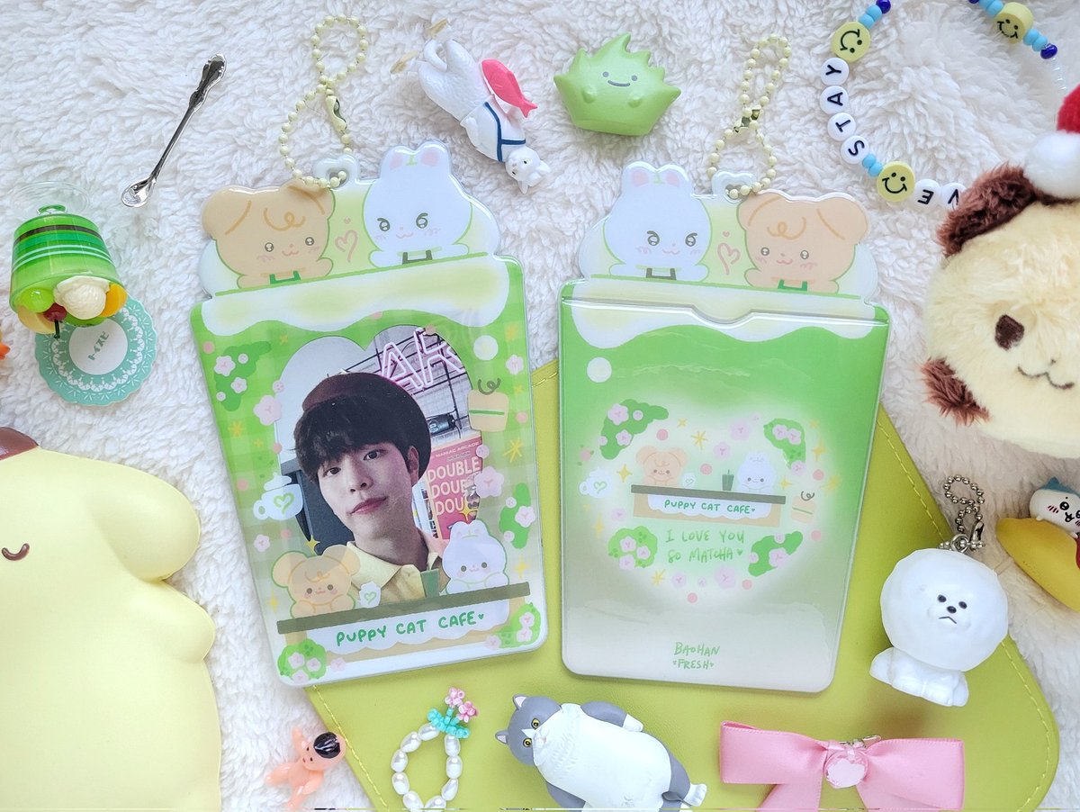 CafeRachaEvents's tweet photo. Here's a look at our photocard holder! Only available in tiers 5 and up 👀

Put your favorite 2min PC in it and it'll be the perfect accessory for your trip to a cafe 🥰

Link to our donation form is linked in our bio! https://t.co/BpNIfPDx1g