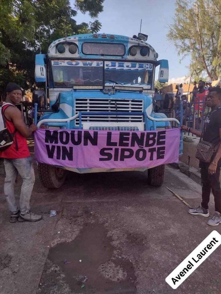 DaveGardy1's tweet photo. Moun #Lenbe debake #Wanament pou vin sipòte https://t.co/VJ3SfpAbfB
