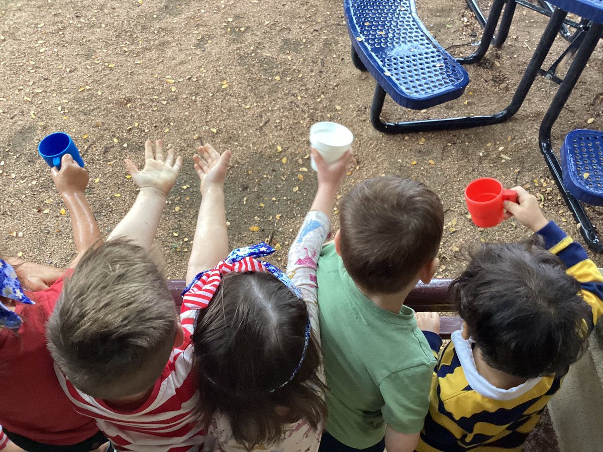 heykellicombs's tweet image. What’s that? Rain?!?! I love how the kids got cups and began collecting the rain water! @NISD_ECE @NISDLeonSprings