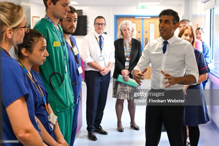 danielgoyal's tweet image. Those on the left of this photo have been traumatised working 60 hour weeks trying to save patients with too little resources and too few staff..

The guy on the right thinks working hard is putting petrol in his car