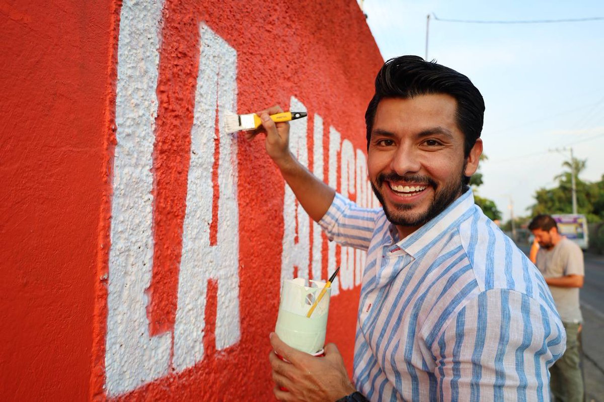 MovCiudadanoCol's tweet photo. Porque queremos un futuro mejor para Tecomán, lo estamos pintando de naranja. 😃🍊✌🏼 https://t.co/7yXVKIdRhR