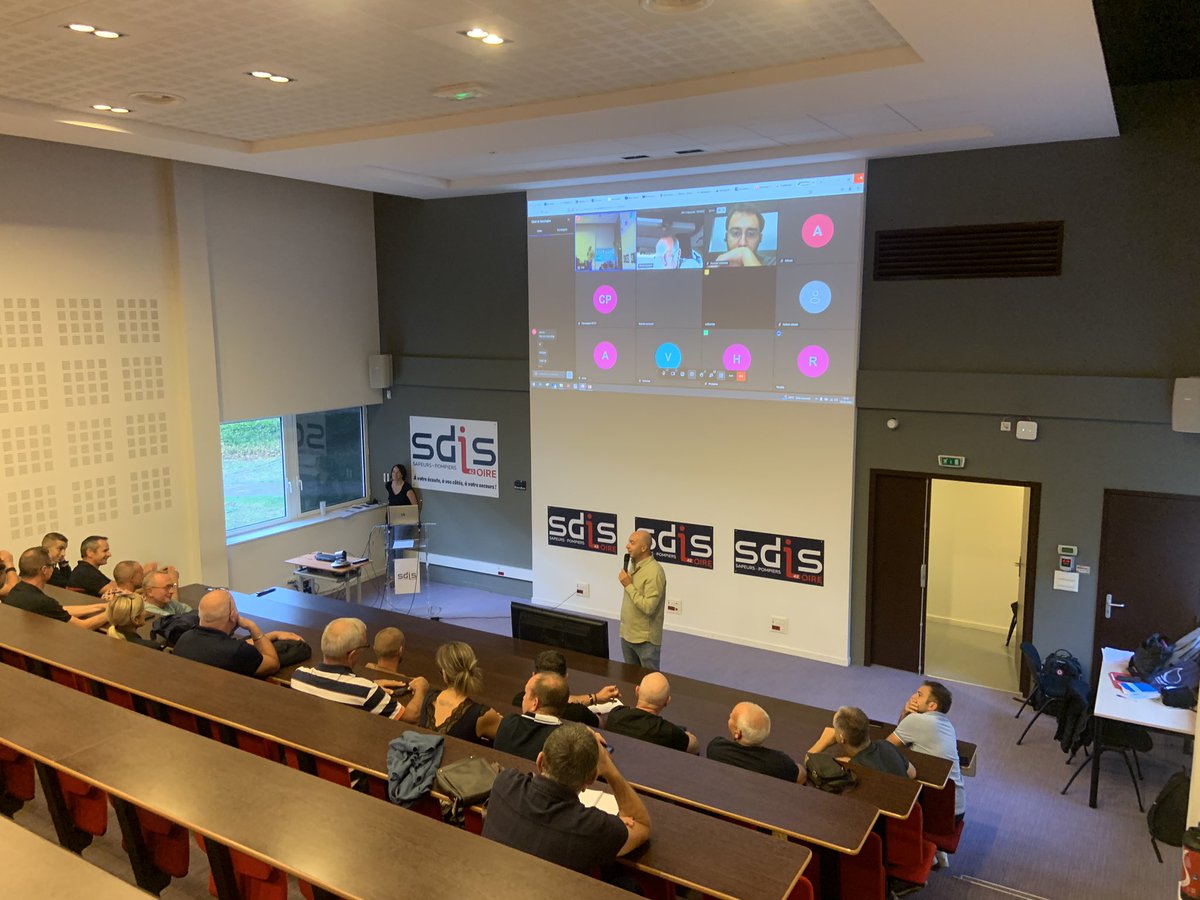 pohf42's tweet photo. Ce soir avait lieu une réunion adhérent au sein de l amphithéâtre du Sapeurs-pompiers de la Loire - SDIS 42 
Ce fut l occasion d évoquer l actualité, avec une visio en live avec l équipe au Maroc, mais aussi des actions  à venir 
Une fin d année qui promet d être bien chargée 😉 https://t.co/HRFoQWsBFS