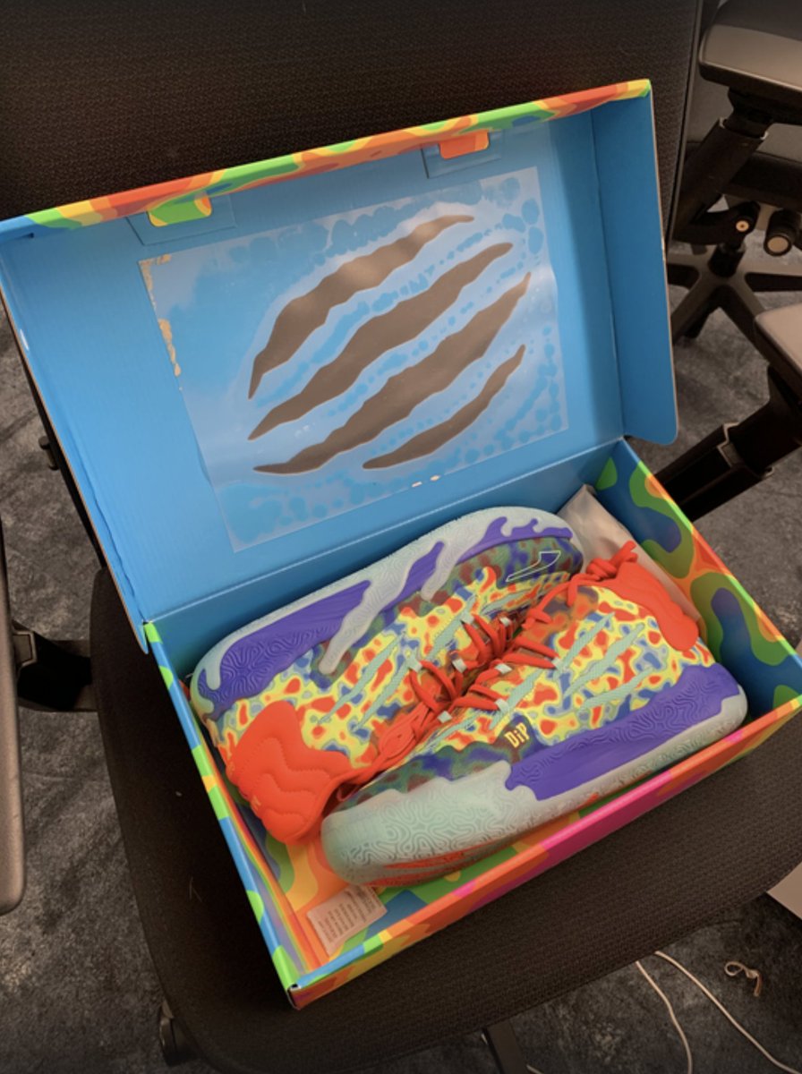 dfinzer's tweet image. Redeemable NFTs are so much fun. Just got my @GutterCatGang MB.03s and can't wait to wear them!