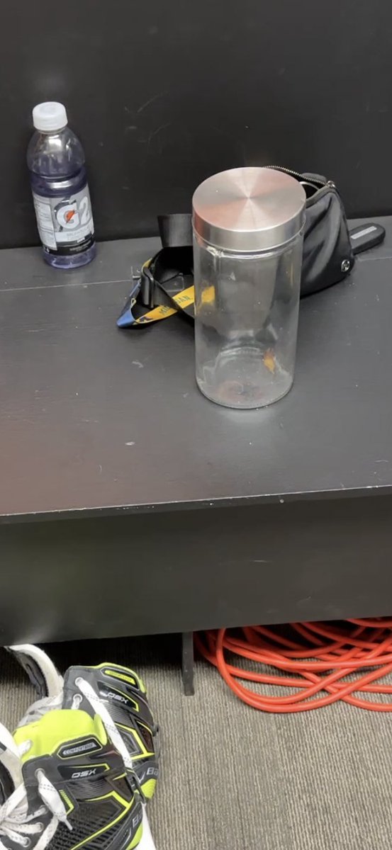 When you’re known to provide candy for your coaching staff and you get to the rink and the candy jar is empty😬 Sheeeesh Laurel, know your role🤣I’m on it! #candy #hockey #scout #hockeyscout #candyjar #coachesroom #youhadonejob #knowyourrole #growth #getittogether #dobetter