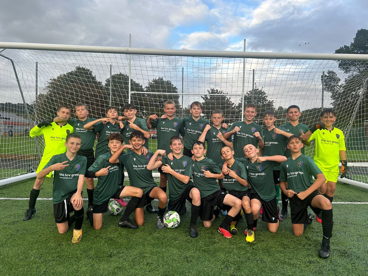 13sAfanNedd's tweet photo. Happy new kit day! 💚🖤

Massive thank you to @the_lcvgroup for sponsoring our kit this season, it’s a cracker! @MacronNeath https://t.co/1ubS4qwHbA