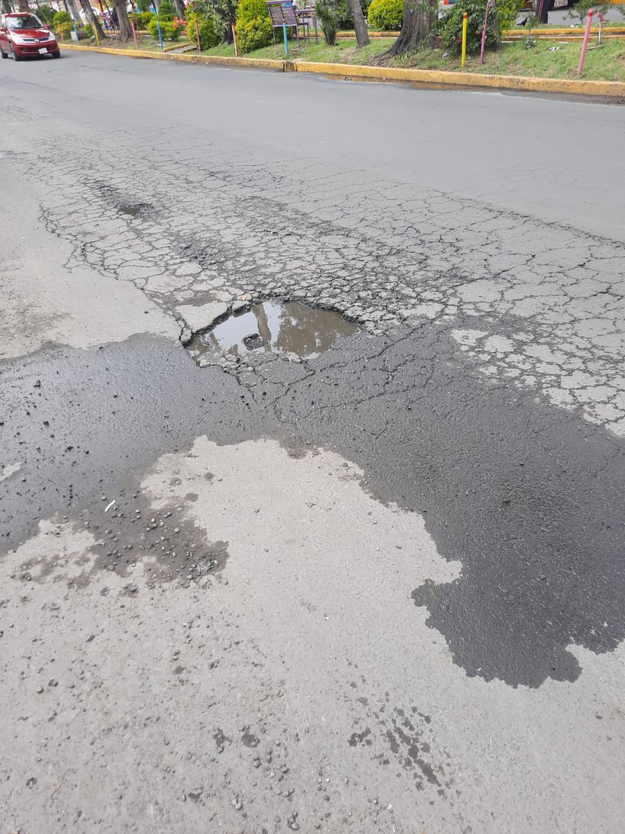 SoFrance15's tweet photo. @GobCDMX @Alc_Iztapalapa @ClaraBrugadaM sobre San Lorenzo entre las calles Sabadel y Villavista se necesita un retoque… gracias. https://t.co/KphsvWfL6C