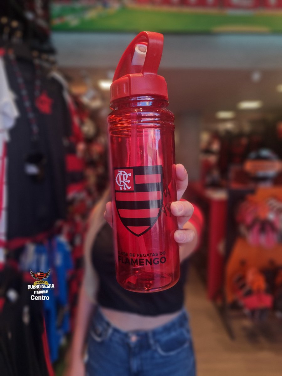 Itanacao's tweet photo. Não esqueça de se hidratar, garanta a Garrafa do mais querido. 

#lojasoficiaisdoflamengo 
#vaipracimadelesmengo 
#mengão https://t.co/FA64KGV22P
