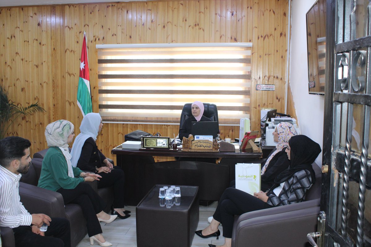 Mifmjo's tweet photo. اقامت الشركة النموذجية الإسلامية للتمويل الأصغر بالتعاون مع مركز الأميرة بسمة / ايدون، دورة تغليف متخصصة في منتجات المشاريع المنزلية لعملائها يوم الثلاثاء الموافق 12/09/2023.

#الشركة_النموذجية_الإسلامية_للتمويل_الأصغر
#مركز_الأميرة_بسمة_اربد
#دورة_التغليف https://t.co/1nIWoevTjW
