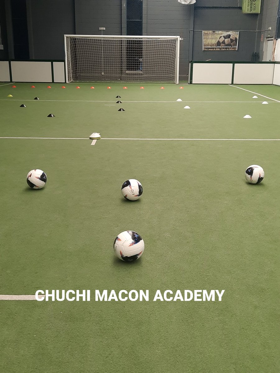 ➡️CHUCHI MACON ACADEMY⬅️ Empezamos la temporada con más ilusión que nunca, mil gracias por vuestra confianza y hacer crecer esta familia de una forma inimaginable........aprendiendo y disfrutando del⚽️⚽️⚽️⚽️⚽️⚽️