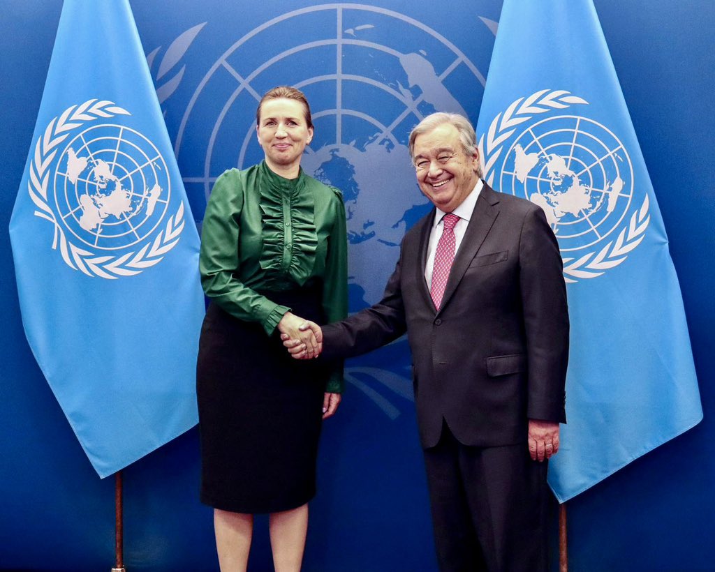 Statsmin's tweet photo. STM: ”Netop mødtes med FN’s generalsekretær @antonioguterres og drøftet forventninger til verdensmålstopmødet, konsekvenserne af Ruslands krig i Ukraine, samt hvordan vi skaber de rette foruds. for bedre samarbejde med nord og syd.” #SDG2030 #SDGfund https://t.co/HqLNH4iwXQ