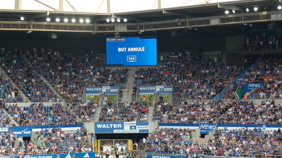 mmoessmer's tweet photo. 📸 @WalterStores s’affiche aux couleurs du @RCSA 🔵⚪️
  
Allez les Bleus, Allez Racing ⚽️

#Sponsor #Partenaires #Football #Supporter #Ligue1 #RCSA #RCSAMHSC

https://t.co/SlLNyDs4Nr ☀️ https://t.co/aJyzXxwWG4