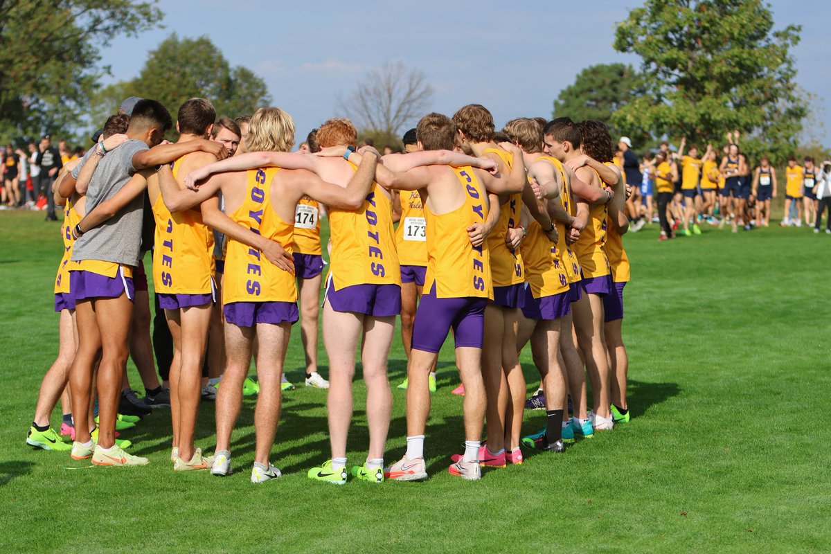 KWU_XC_Track's tweet photo. GREENO MEN’S RECAP

The KWU men came out swinging, smashing the previous School Record for Team Time, averaging 25:54. 

The following Coyotes hit personal bests at the meet:

Giovanni Rios 26:16
Cisco Alvarez 26:32
Julian Avila 27:08
Ty Davidson 28:07 https://t.co/yCTf5ssTJG