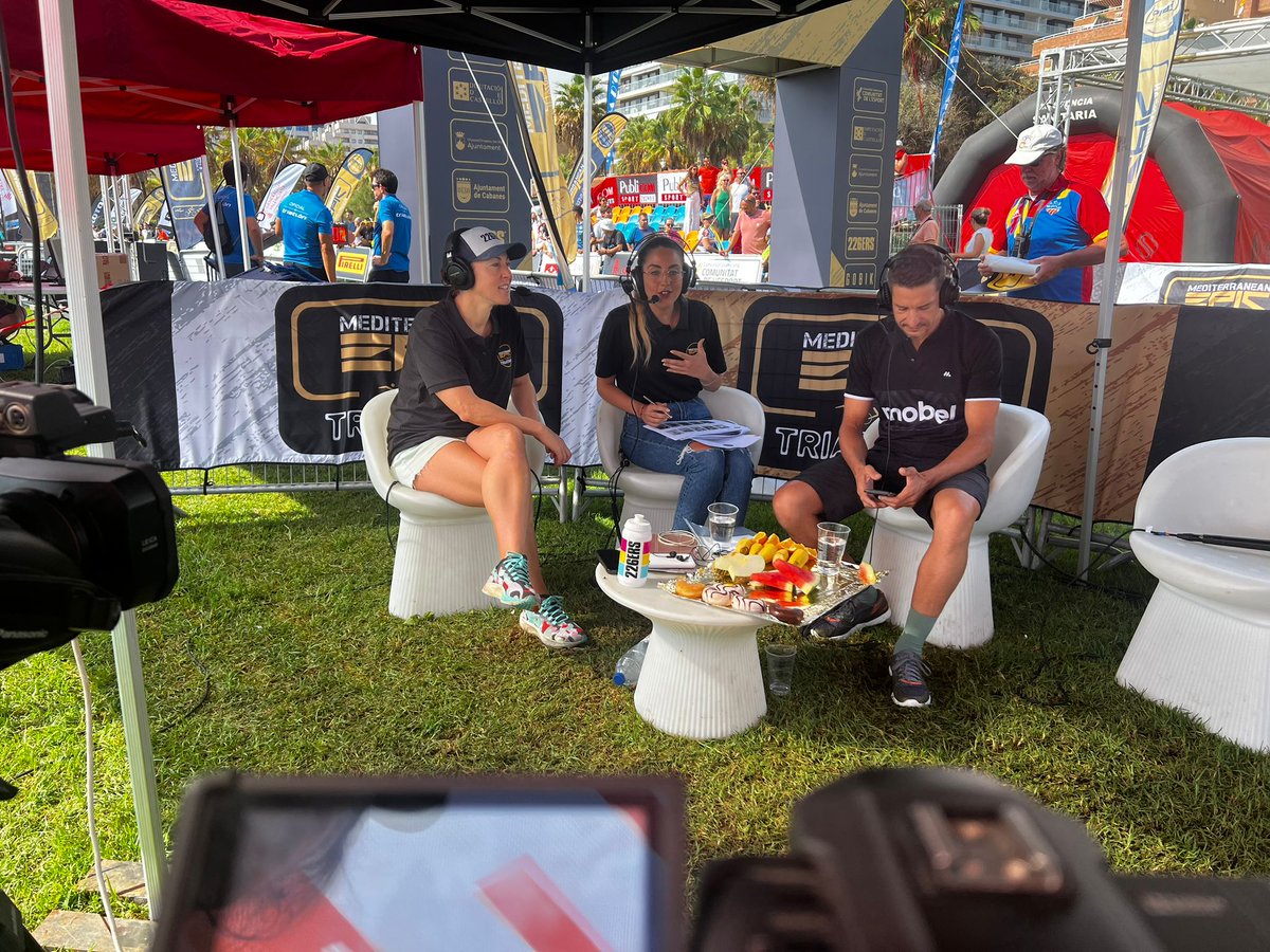 veiem360's tweet photo. VUELTA AL 'COLE' 🎥
El pasado fin de semana estuvimos realizando el streaming del Epic Triathlon de Oropesa de Mar. Una intensa y apasionante retransmisión a 5 cámaras, 2 minis, dos motos, dos ebikers y un dron.

Se avecina una temporada más que ilusionante.

#Veiem360 #Streaming https://t.co/cTUVfq4jZm