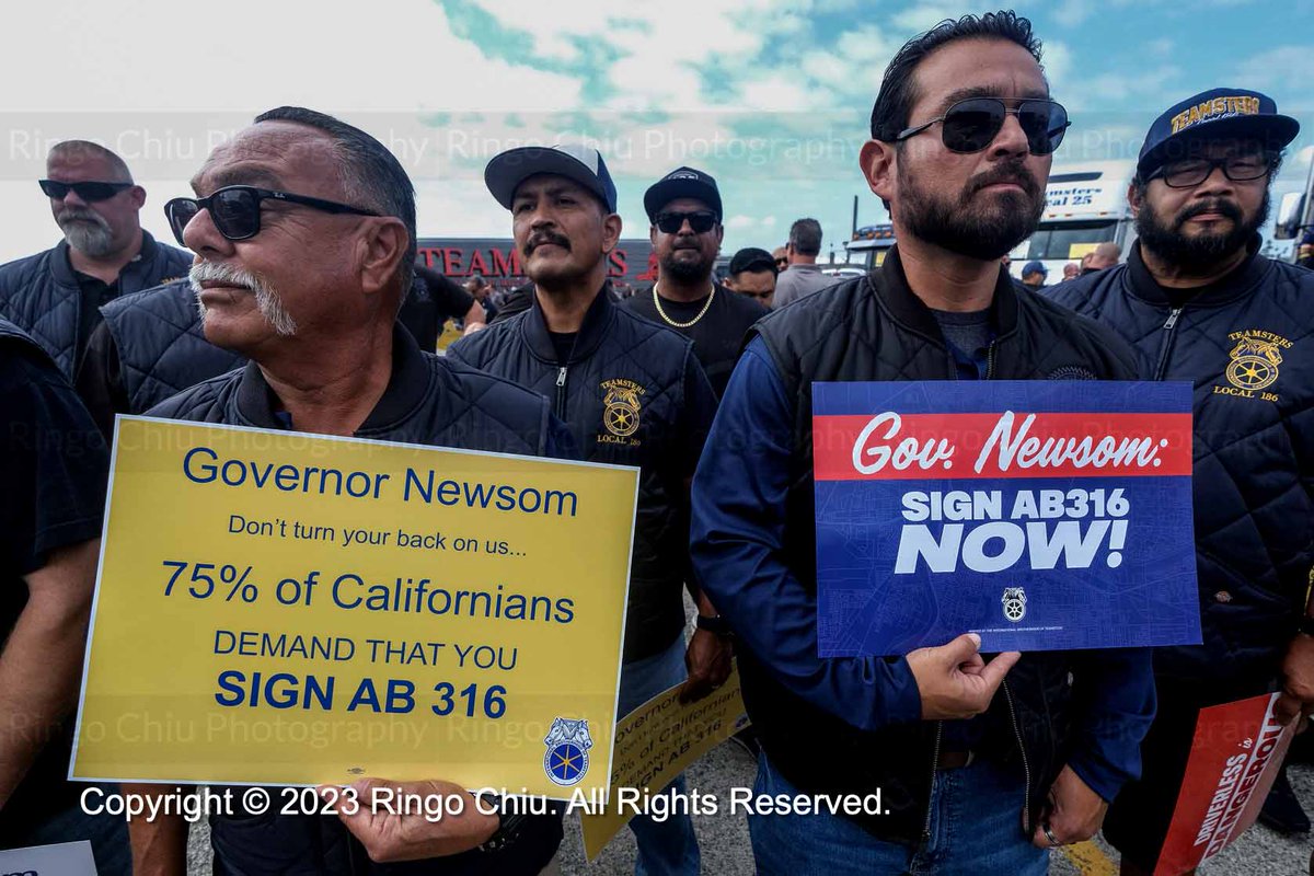 ringochiu's tweet photo. Members of the Teamsters union rally, urging Gov. Newsom to sign Assembly Bill 316. #rally #ab316 #teamsters #teamstersunion #truckdriver #autonomousvehicles https://t.co/boxCZb6dS9