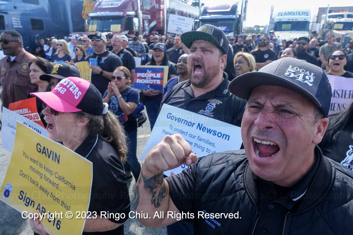 ringochiu's tweet photo. Members of the Teamsters union rally, urging Gov. Newsom to sign Assembly Bill 316. #rally #ab316 #teamsters #teamstersunion #truckdriver #autonomousvehicles https://t.co/boxCZb6dS9