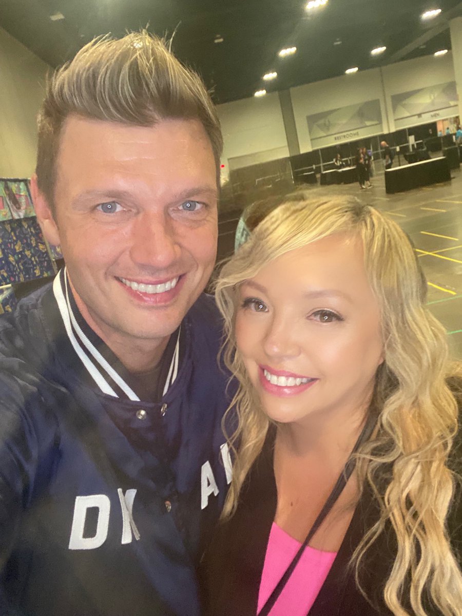his1Diamond's tweet photo. Always an Amazing time with @nickcarter 😊🩷 https://t.co/u33aXqKmN9