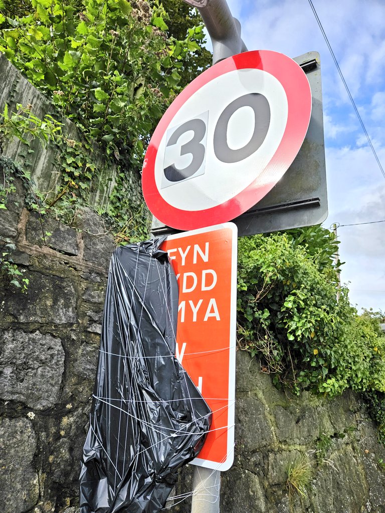 JamesDavies's tweet photo. ⚠️ As predicted, the Welsh Government's 20mph speed limit is proving to be unworkable, unenforceable and deeply unpopular.

✍️ I am calling for the change to be reversed. Please give me your views: https://t.co/b7YL5Kldqi

✅️ And please support:
https://t.co/dGgdbNfdMy https://t.co/N1zInYQDpL
