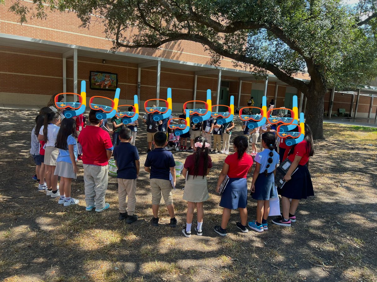 Watched our caterpillars 🐛 turn into butterflies 🦋.

We were so sad yet happy to release them into nature!

We observed and recorded in our science journals using adjectives 🫶

#crosscurriculum 
#2ndgrade
#Science #Writing
#SBISD
#treasureforestelementary
#firstyearteacher