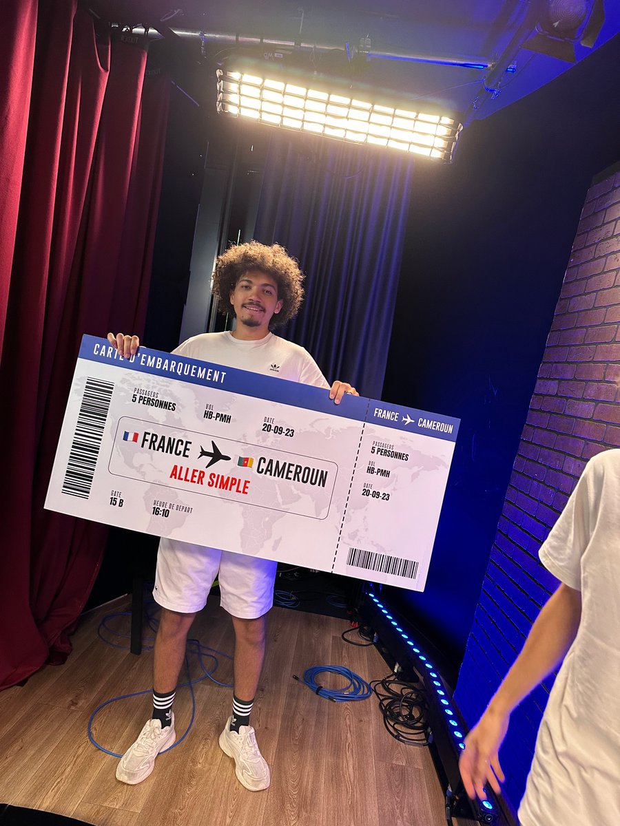 Grimkujow_'s tweet photo. J’ai gagné un voyage les gars !!! Le mec m’a crié rentre chez toi trop sympa https://t.co/oMQQQp2mXM