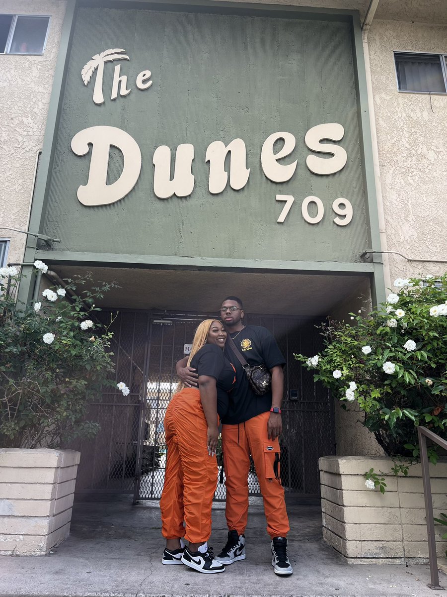 deveinia's tweet photo. LA owes us absolutely NOTHING! 🌴 https://t.co/EzLxvbtuAP