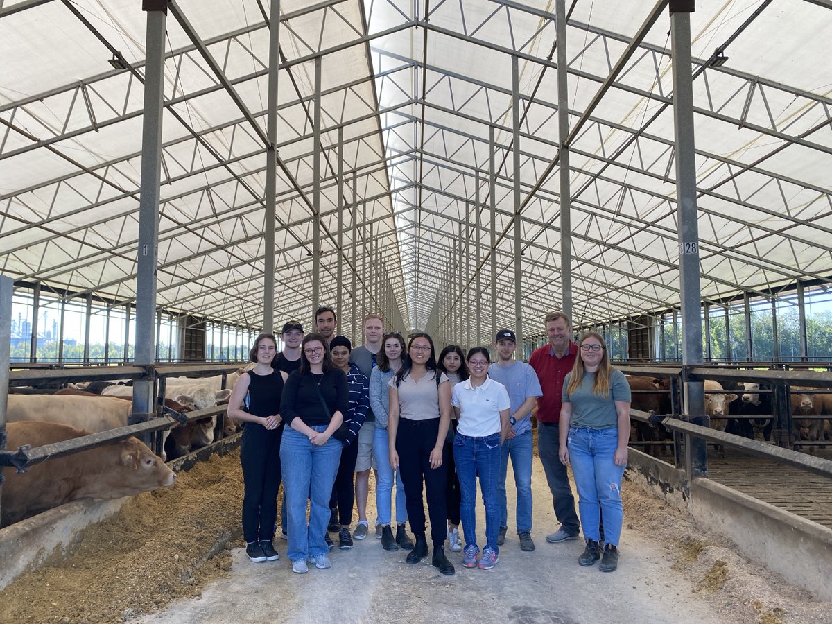 CanCattle's tweet photo. Thank you to @FosterDwight  and @DeloresFoster37 for providing the next generation of Parliamentarians with a tour of your feedlot! It was a great chance to learn about sustainability and upcycling in #CdnBeef. 

@CanCattle is proud to sponsor @PIP_PSP and see #TeamBeef grow. https://t.co/mq9KVPmUmA