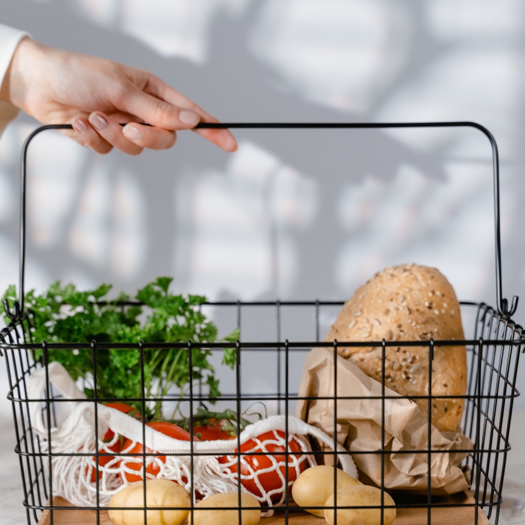 Italians buy less food as supermarket prices surged by over 12% in the past year. #Italy #SupermarketPrices  #movingmarkets

ow.ly/VJye50PKNm8