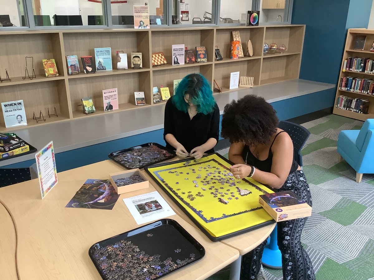 Niwot HS Library tweet media