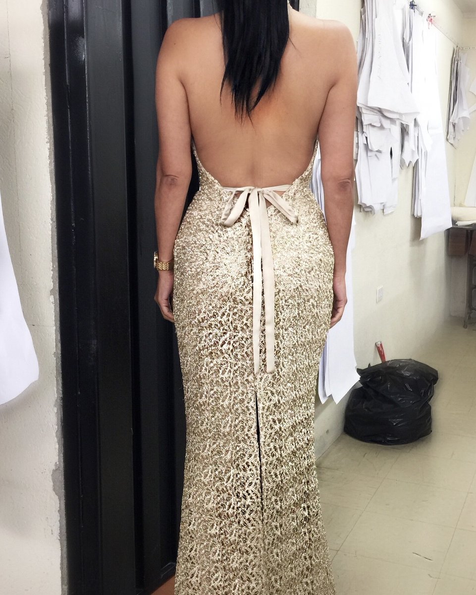 NatashaFonte's tweet photo. Cortes y estructuras, una noche mágica en un vestido único 
.
.
.

#dress
#moda
#natashafonte
#fashion
#ethicalfashion
#fashiondesigner https://t.co/uckfF2XaJZ