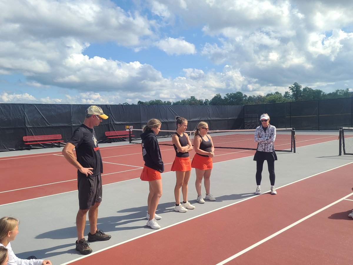bbhathletics's tweet image. Congratulations to Lily, Claire &amp;amp; Nikolina on their outstanding tennis careers and their many contributions to BBHHS.  BEES SO VERY PROUD FOREVER,  LADIES!!!