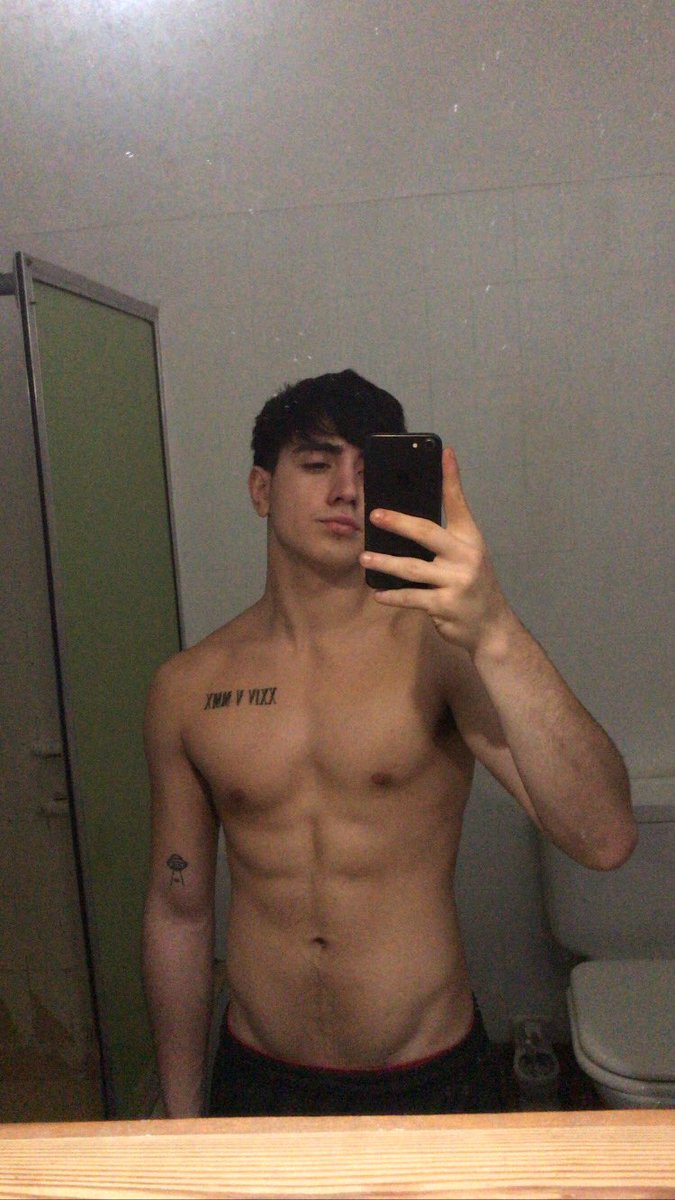 avigolo5's tweet photo. lunes de fiaca😴 https://t.co/4mTyKTxlyO