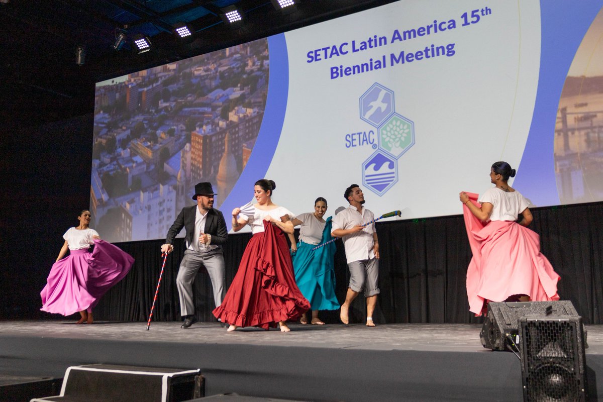 La apertura estuvo amenizada con bailes típicos de Uruguay a cargo de la Escuela Nacional de Formación Artística del <a href="/Sodre_Uruguay/">Sodre</a>.