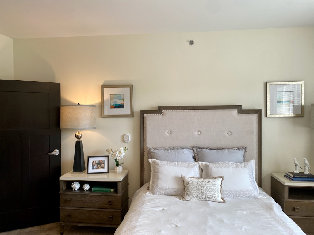 SmithsMillHC's tweet photo. Come tour our NEW Assisted Living One-Bedroom Apartments! These beautifully lit apartments offer a full kitchen, walk in closet, and plenty of room for your life's greatest treasures. Call Charlene today to schedule a tour 614-512-2933. https://t.co/bXqqOXP19p