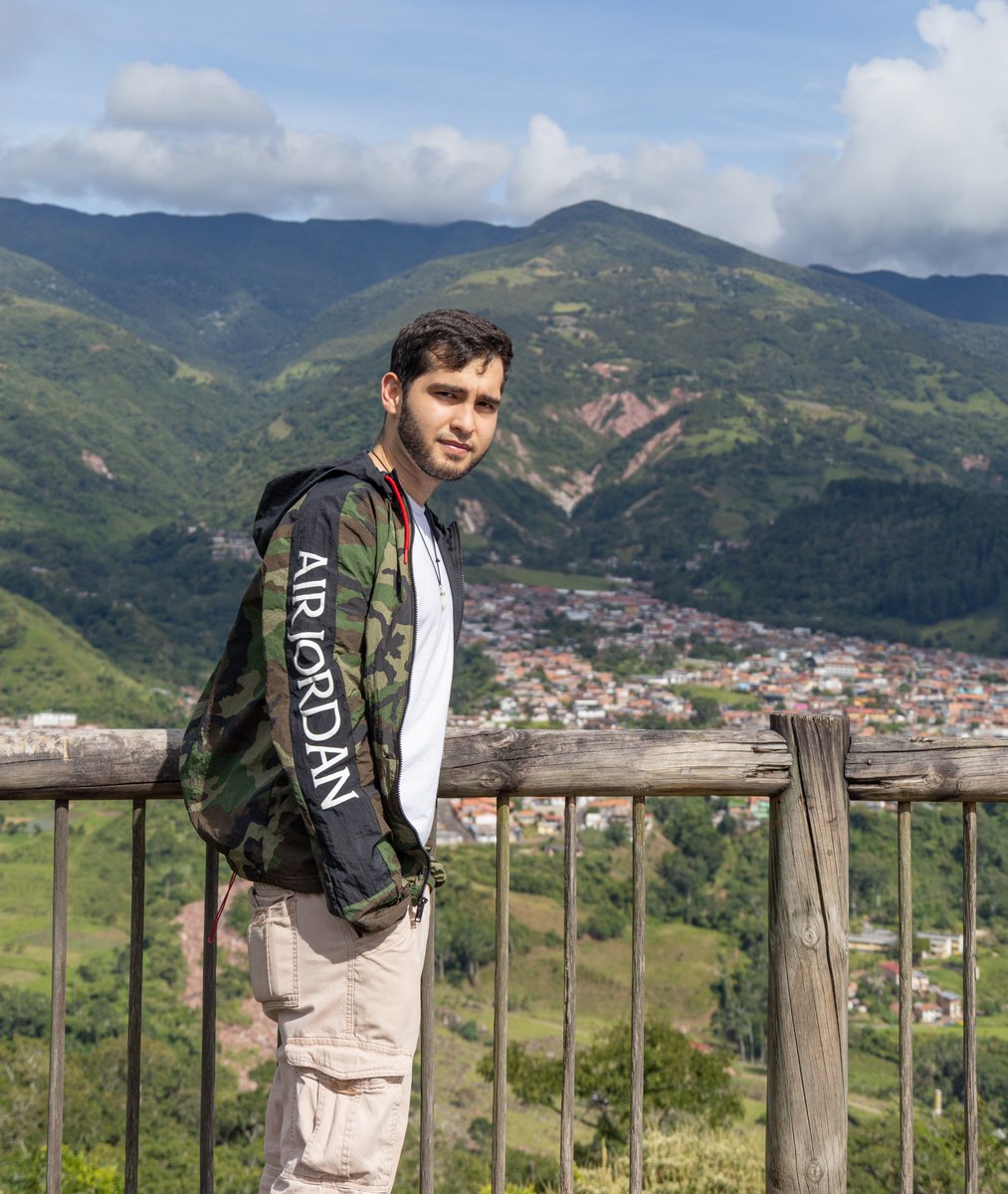 RenyTraceur's tweet photo. Retratos en el mirador de #monte #carmelo en #cordero estado #Tachira 

#photography #portrait #venezuela https://t.co/MAwLPnZF2m