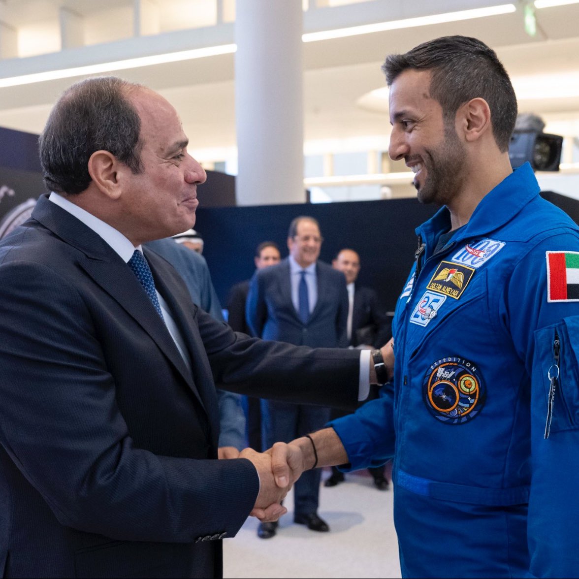 ما أجمله من يوم تشريف رئيس #مصر  فخامة #السيسي

و عودة البطل رائد الفضاء الإماراتي العربي #سلطان_النيادي

#الامارات_ترحب_بالسيسي
#عودة_سلطان_للوطن