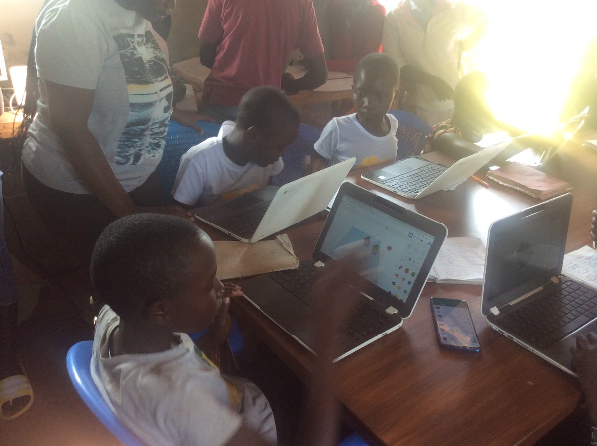 STEMCenterAfric's tweet photo. 3D designing sessions at https://t.co/VHQHpizhMv https://t.co/M2J0EP8FPh