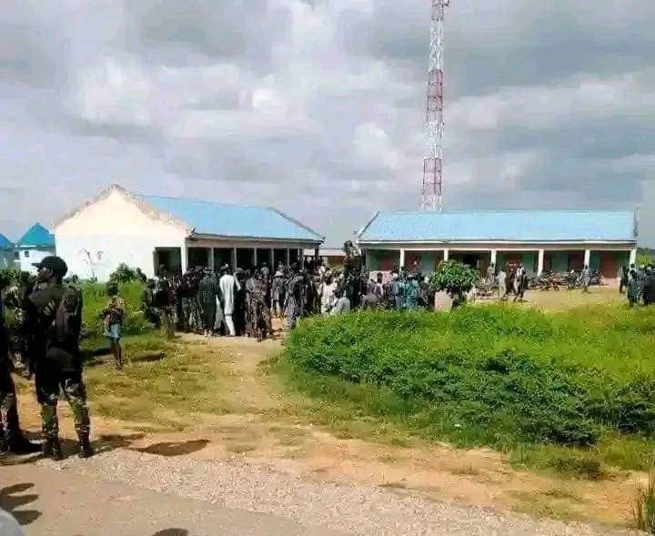 Fulani terrorists arriving a community school in Fankama community on motorbikes and AK47 riffles, in Faskari Local government area of Katsina State. For peace talks and settlement terms with the said community, so they won't attack them again, or Kidnap them. Nigerian Army