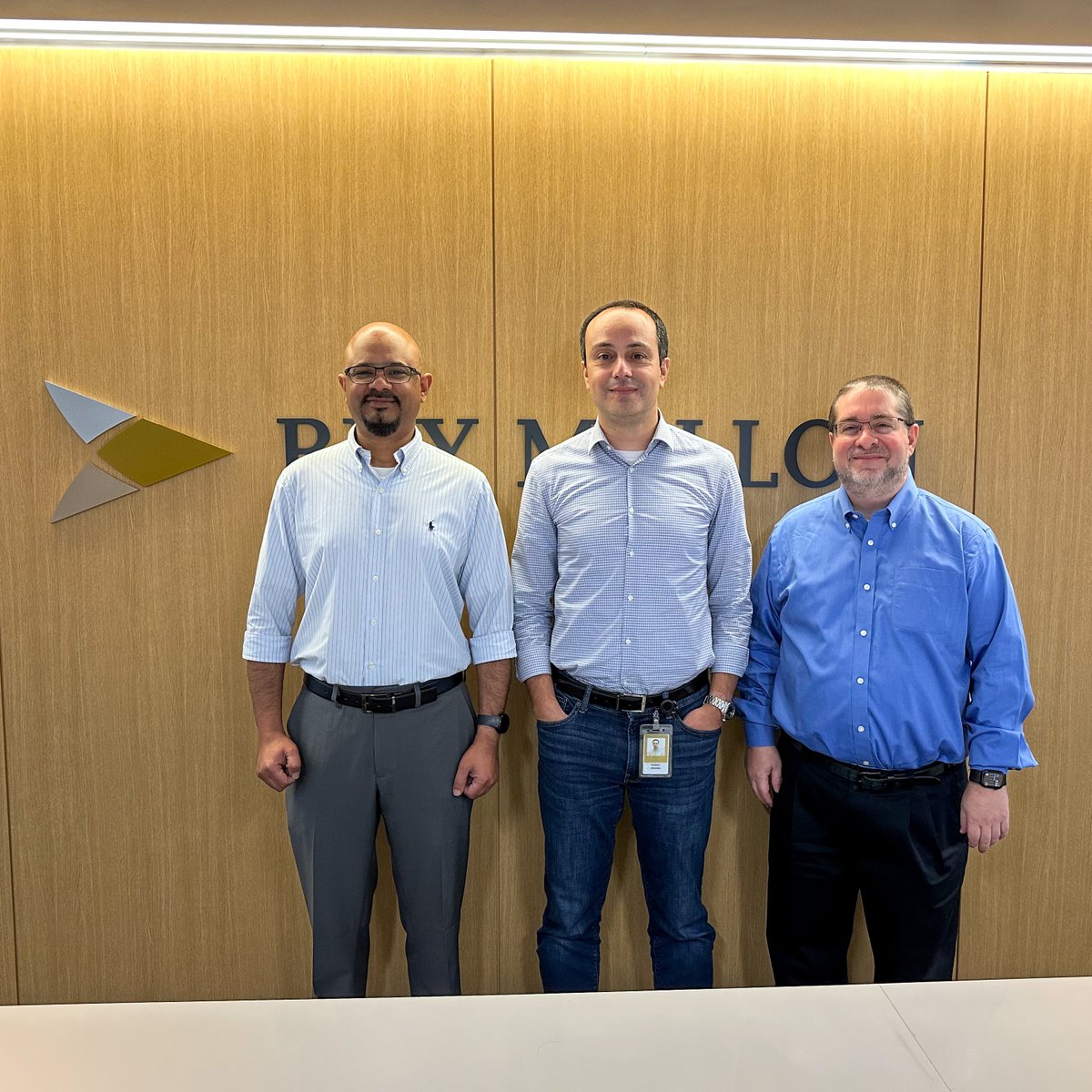 BNYglobal's tweet image. (3/3) Here's a fun fact that we're proud to share:
Did you know that #BNYMellon has *THREE* #JavaChampions on its Engineering team? They are Chandra & Rodrigo (mentioned above) and Donald Rabb
Congrats on #25YearsofJCP!